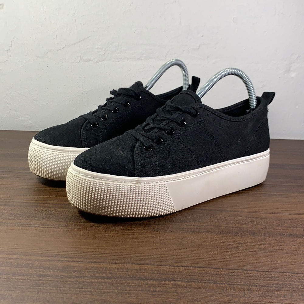 Black platform Abound sneakers. Size 8.